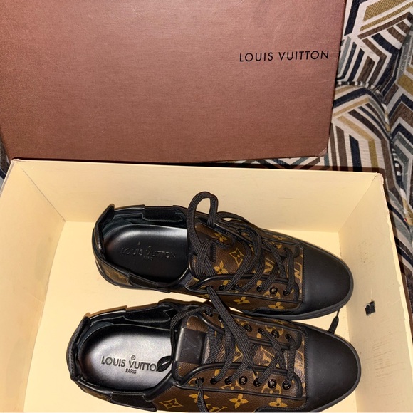 Louis Vuitton - Picture 3 of 3